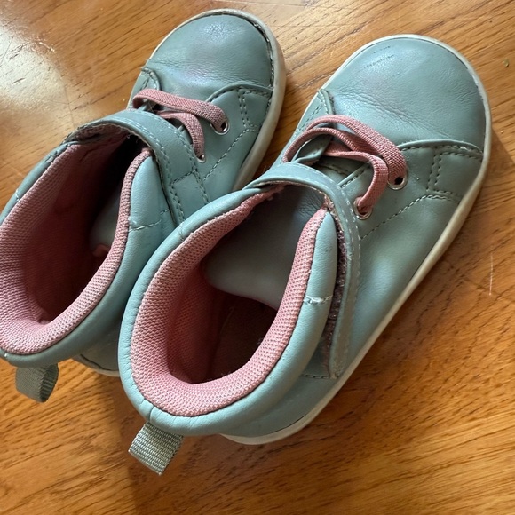Toddler Green and Pink Shoes - Picture 2 of 5